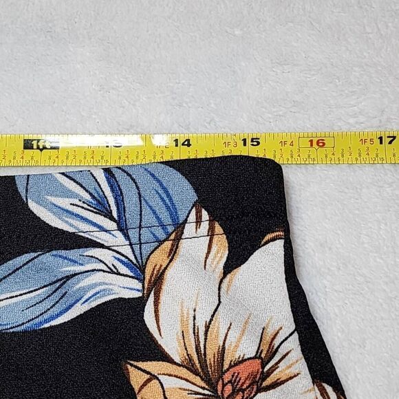 Shein size 0XL Flowered Skirt - Picture 4 of 7